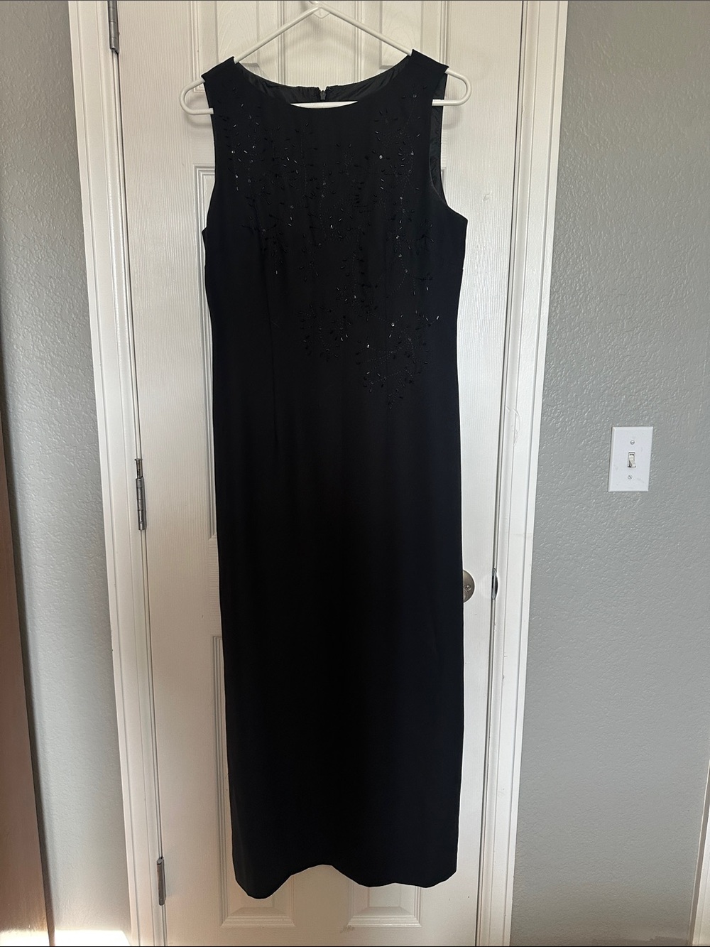 Jessica Howard Sleeveless Black Beaded Cocktail / Evening Dress (sz 10)